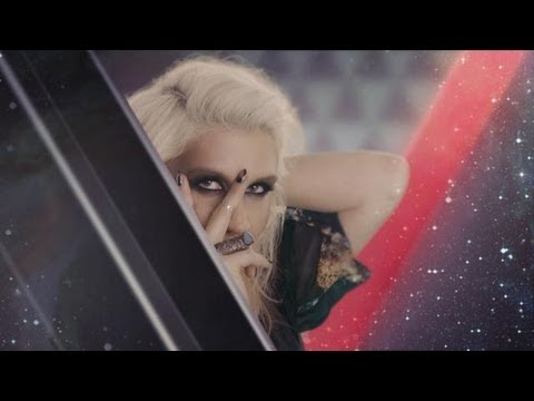 ケシャ: ダイ・ヤング