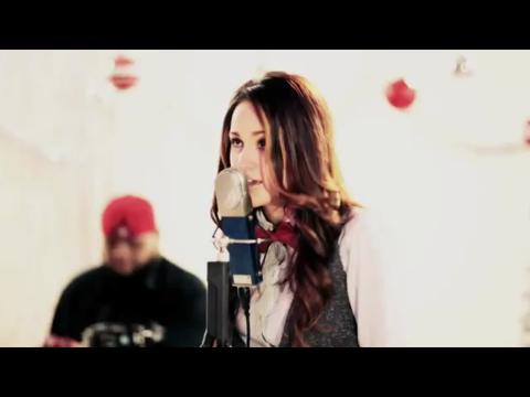 ブリット・ニコル: ジングル・ベル・ロック (Acoustic)