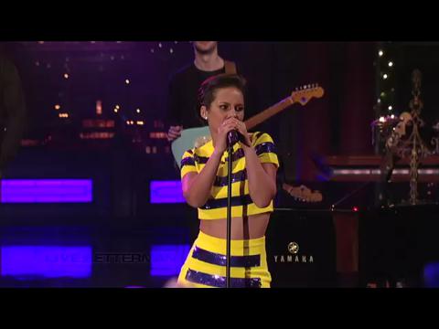 アリシア・キーズ: ガール・オン・ファイア (Live on Letterman)