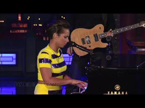 アリシア・キーズ: トライ・スリーピング・ウィズ・ア・ブロークン・ハート (Live on Letterman)