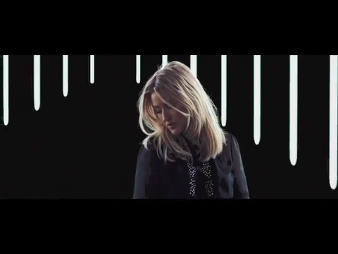 歌詞 エリー ゴールディング スティル フォーリング フォー ユー Ellie Goulding Still Falling For You デジタルキャスト