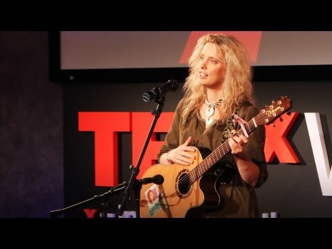 モーリーが歌う「希望を抱く女性」