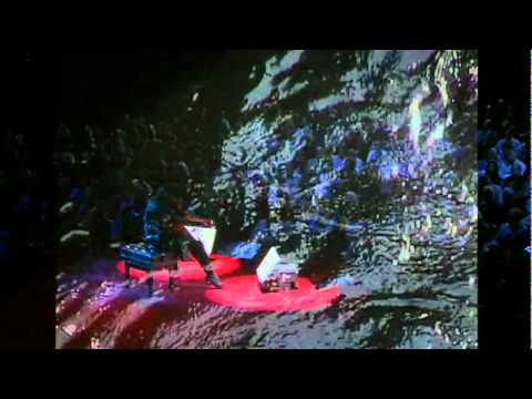 8人のマヤ・バイザーによるチェロ合奏