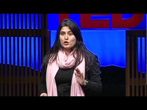 シャーミーン・オベイド・チノイ: 自爆テロ養成学校の内側