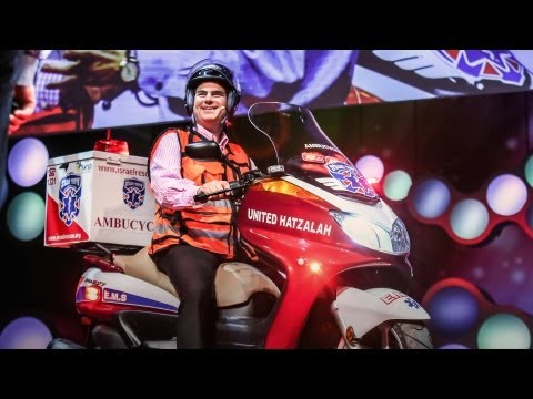 エリ・ビア: 最速の救急車はバイク型